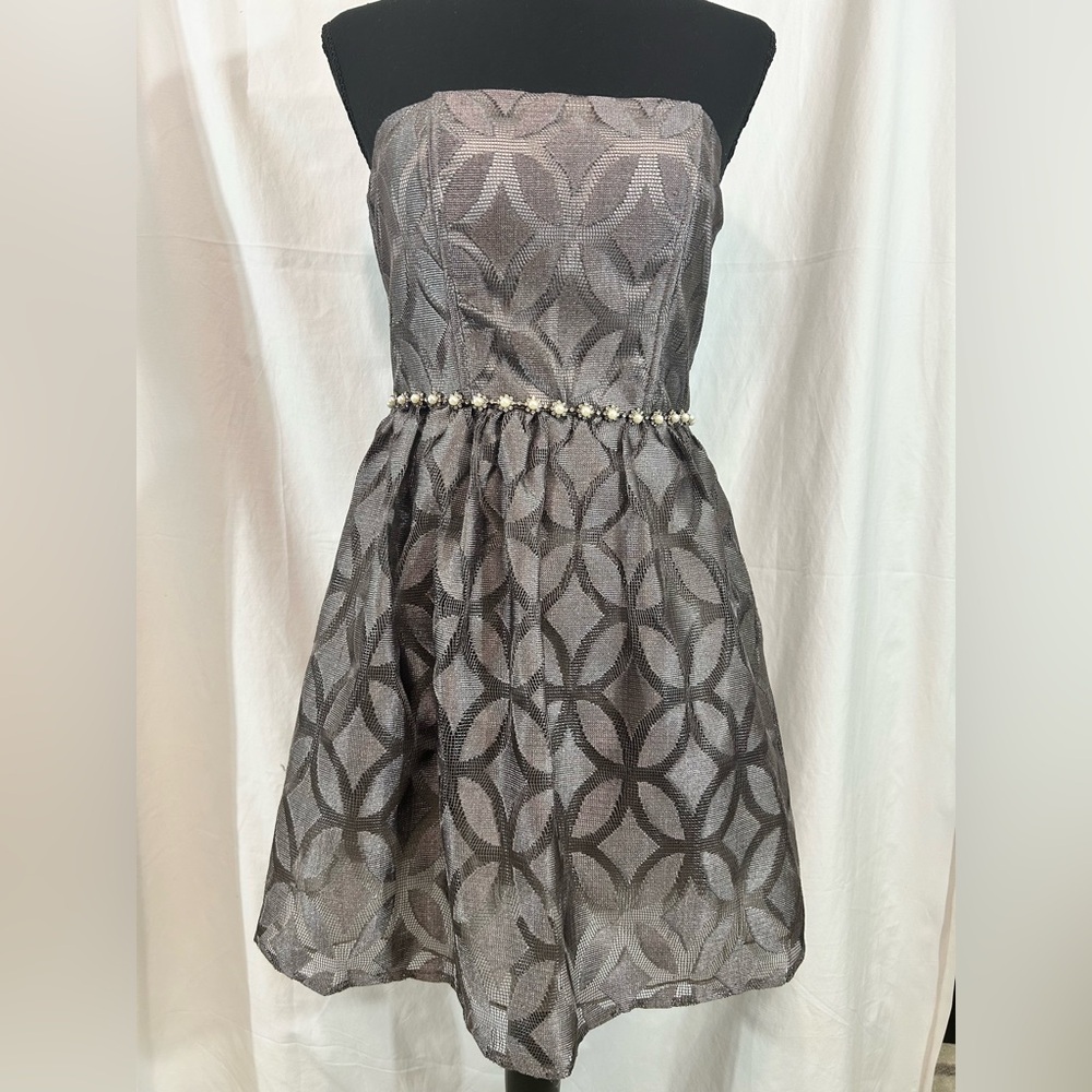 Strapless silver‎ short and sassy party dress small
